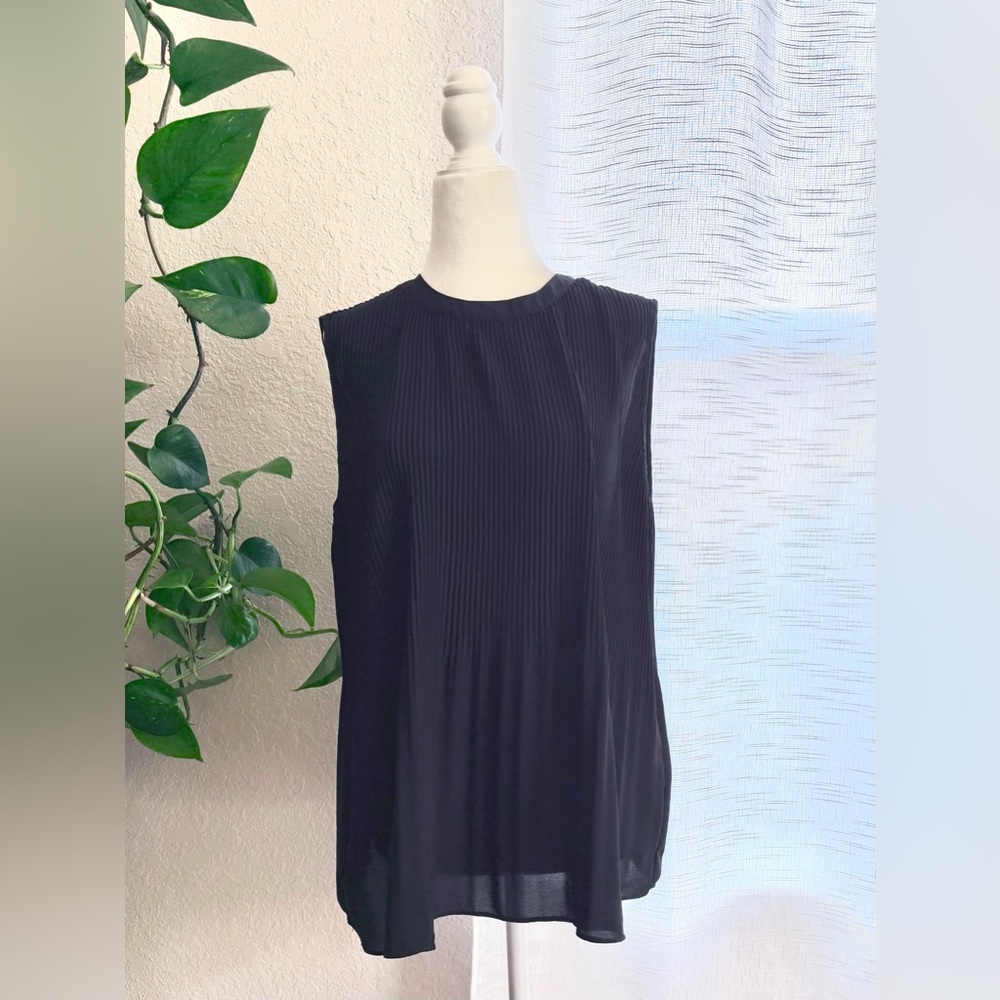 Adriana Papell Sleeveless Black Pleated Women's Top